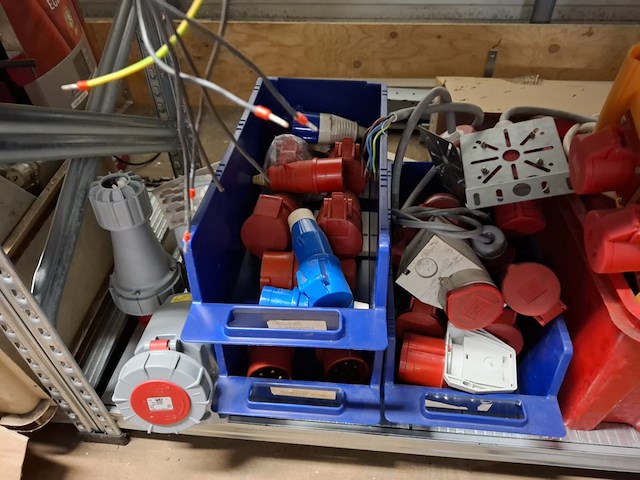 Inhoud onderdelen magazijn - afbeelding 43 van  56