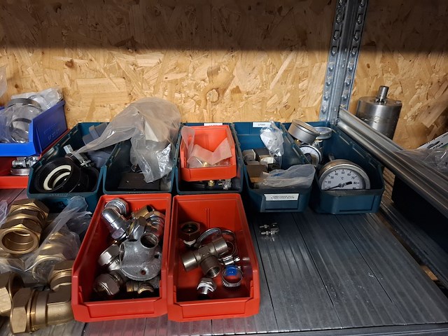 Inhoud onderdelen magazijn - afbeelding 54 van  56