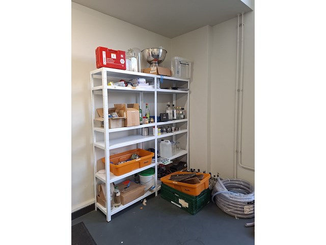 Inhoud opslagruimte - afbeelding 1 van  21