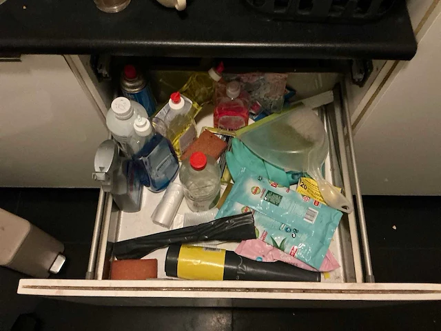 Inhoud personeelsruimte - afbeelding 5 van  18