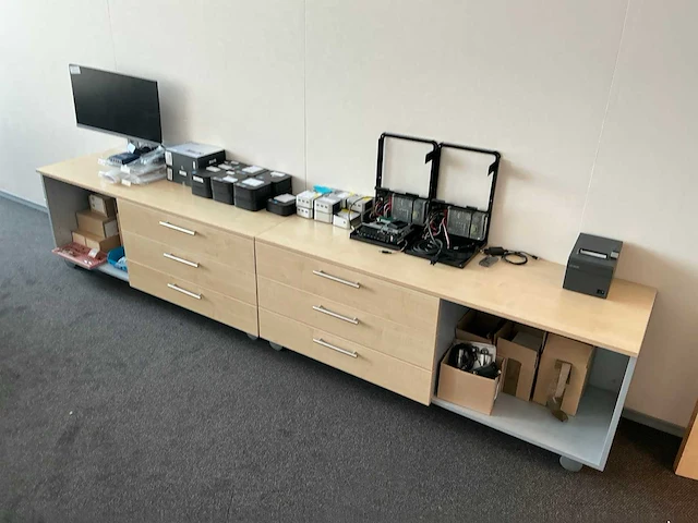 Inhoud reparatie kamer - afbeelding 18 van  18