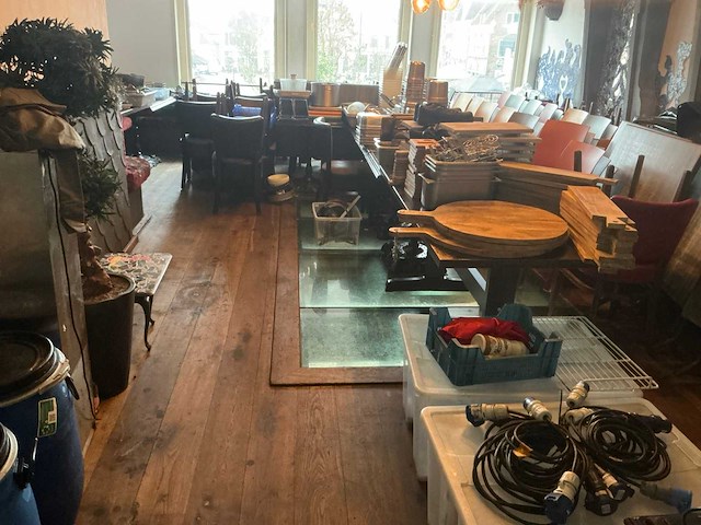 Inhoud restaurant gedeelte (1e etage) - afbeelding 1 van  30