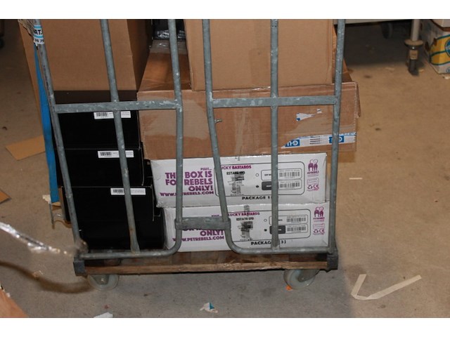 Inhoud rolcontainer ex container - afbeelding 10 van  11