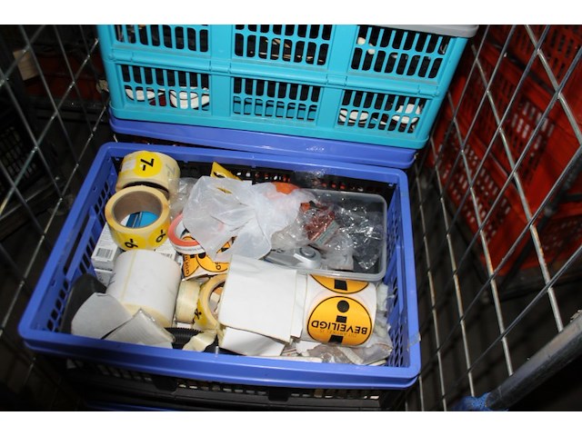 Inhoud rolcontainer incl klapkratten - afbeelding 1 van  9