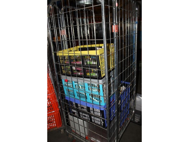 Inhoud rolcontainer incl klapkratten - afbeelding 9 van  9