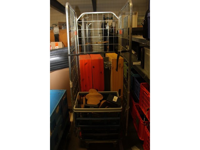 Inhoud rolcontainer - afbeelding 1 van  11