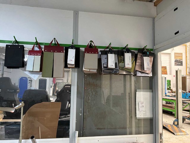 Inhoud ruimte naai atelier - afbeelding 6 van  14