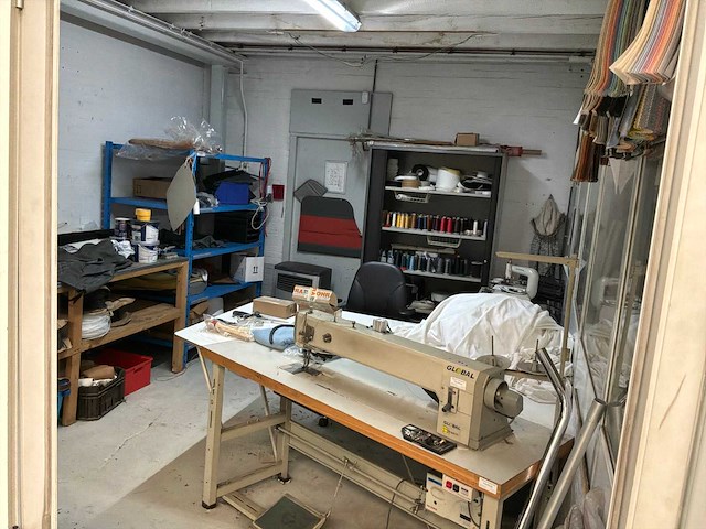 Inhoud ruimte naai atelier - afbeelding 1 van  14