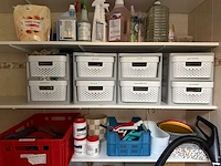 Inhoud ruimte schoonmaakartikelen - afbeelding 6 van  7