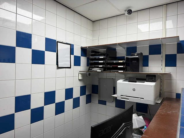 Inhoud ruimte w.o. printer, scherm, kantoorartikelen - afbeelding 4 van  12