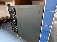 Inhoud ruimte w.o. printer, scherm, kantoorartikelen - afbeelding 10 van  12