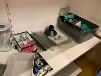 Inhoud schoonmaak en voorraadkast - afbeelding 2 van  12