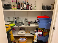 Inhoud schoonmaak en voorraadkast - afbeelding 1 van  12