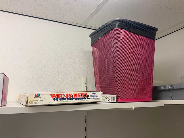 Inhoud schoonmaak en voorraadkast - afbeelding 10 van  12