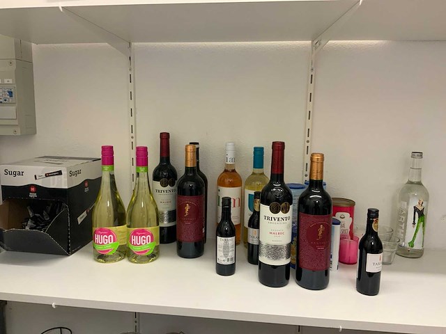 Inhoud schoonmaak en voorraadkast - afbeelding 12 van  12