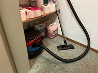 Inhoud schoonmaak ruimte - afbeelding 1 van  8
