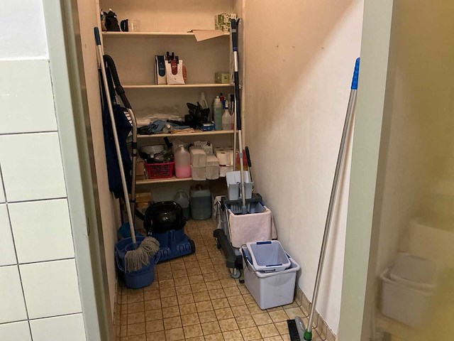 Inhoud schoonmaak ruimte - afbeelding 1 van  6