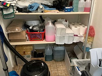 Inhoud schoonmaak ruimte - afbeelding 4 van  6