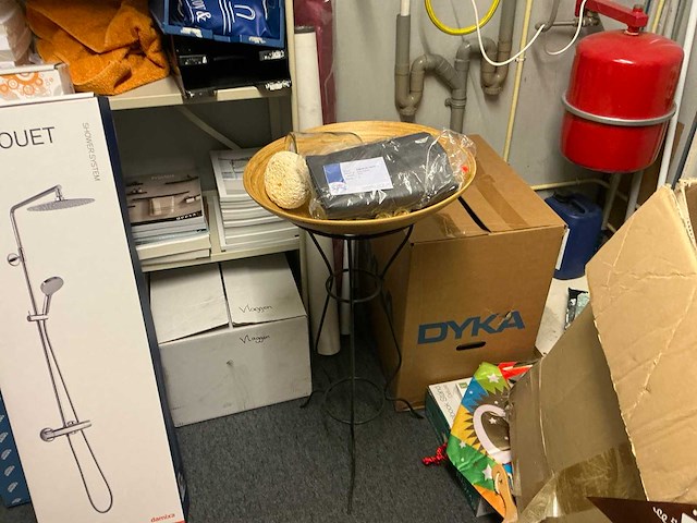 Inhoud schoonmaakhok en opslagruimte - afbeelding 6 van  10