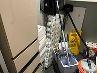 Inhoud schoonmaakhok en opslagruimte - afbeelding 9 van  10
