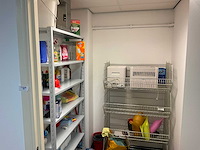 Inhoud schoonmaakkast - afbeelding 1 van  7