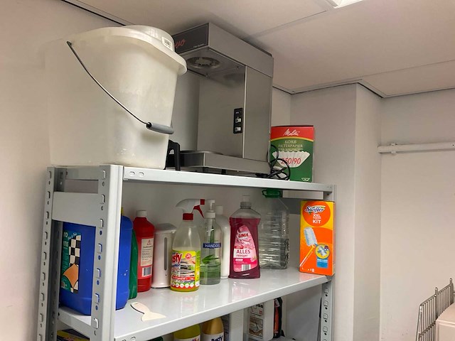 Inhoud schoonmaakkast - afbeelding 2 van  7