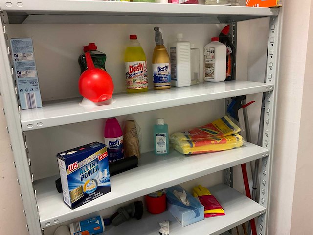 Inhoud schoonmaakkast - afbeelding 3 van  7