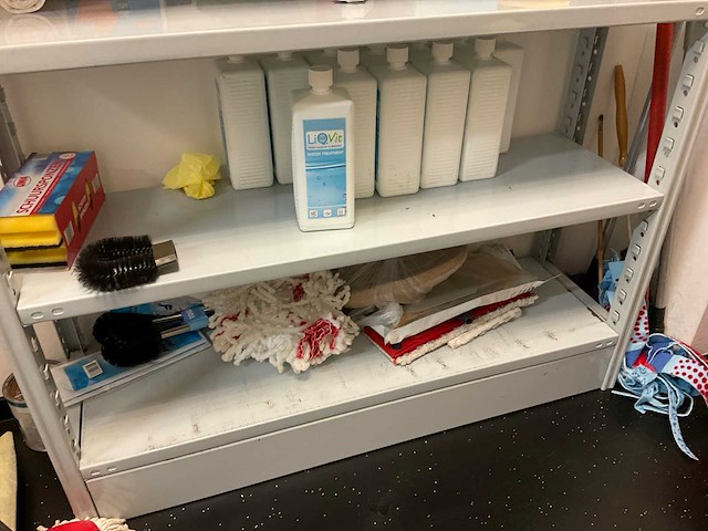Inhoud schoonmaakkast - afbeelding 4 van  7
