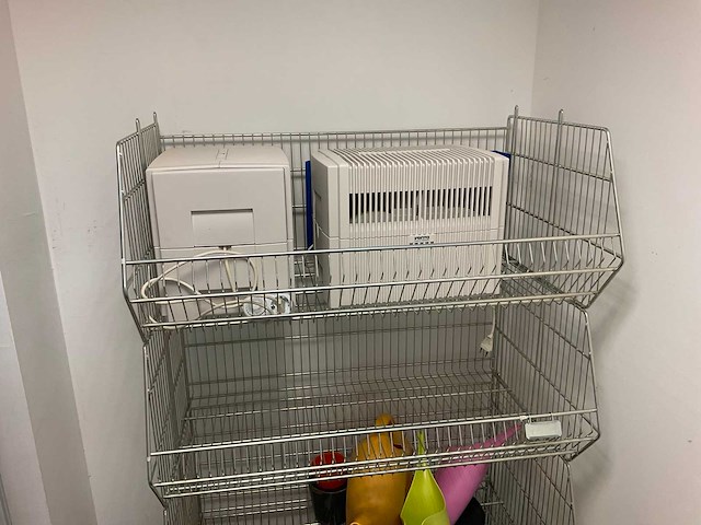 Inhoud schoonmaakkast - afbeelding 6 van  7