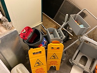Inhoud schoonmaakmiddelen ruimte - afbeelding 2 van  3