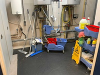 Inhoud schoonmaakruimte - afbeelding 1 van  8