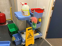 Inhoud schoonmaakruimte - afbeelding 7 van  8