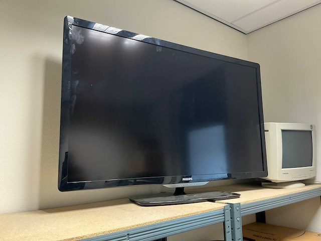 Inhoud serverruimte - afbeelding 7 van  12