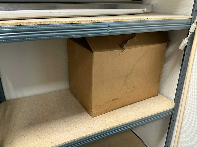 Inhoud serverruimte - afbeelding 12 van  12