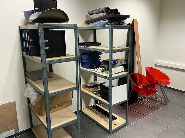 Inhoud serverruimte - afbeelding 7 van  12
