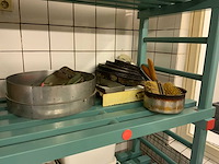 Inhoud stelling - diverse bakkerij toebehoren - afbeelding 6 van  8