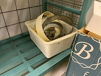 Inhoud stelling - diverse bakkerij toebehoren - afbeelding 8 van  8