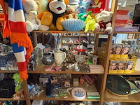 Inhoud stelling - diversen - o.a. diverse schoenen - afbeelding 4 van  4