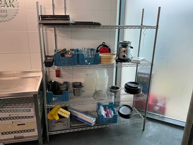 Inhoud stelling keukenbenodigdheden - afbeelding 1 van  4