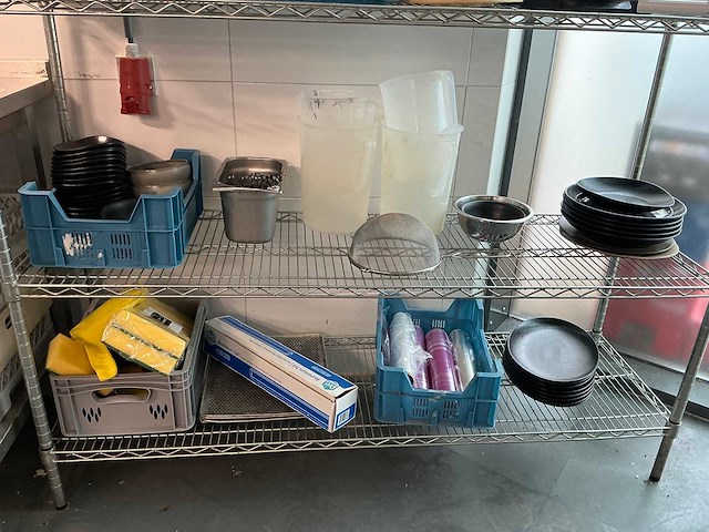 Inhoud stelling keukenbenodigdheden - afbeelding 2 van  4