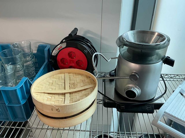 Inhoud stelling keukenbenodigdheden - afbeelding 3 van  4