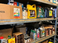 Inhoud stelling o.a. automaterialen, smeermiddelen en lak - afbeelding 1 van  3