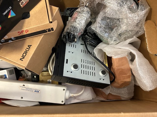 Inhoud stelling w.o. elektronica w.o. nokia, huawei - afbeelding 12 van  13