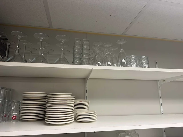 Inhoud stellingplank w.o. fuzetea, de servies - afbeelding 10 van  11