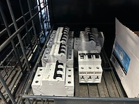 Inhoud stellingvak w.o. installatieautomaten w.o. abb, eti - afbeelding 2 van  6