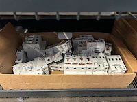Inhoud stellingvak w.o. installatieautomaten w.o. abb, eti - afbeelding 3 van  6