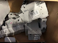 Inhoud stellingvak w.o. installatieautomaten w.o. abb, eti - afbeelding 4 van  6