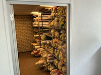 Inhoud stoffenopslagruimte - afbeelding 7 van  14
