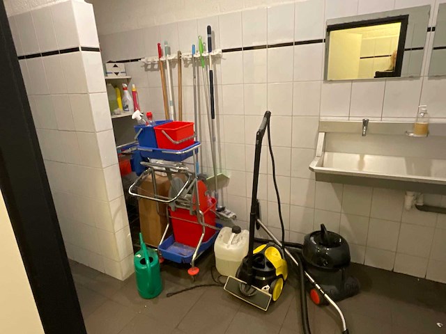 Inhoud toiletruimte - afbeelding 1 van  9