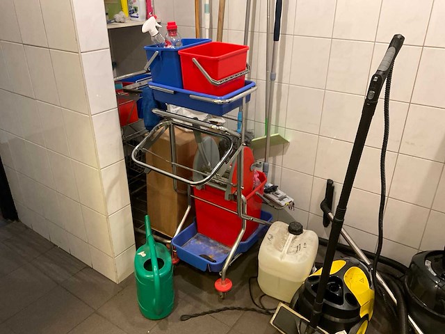 Inhoud toiletruimte - afbeelding 3 van  9